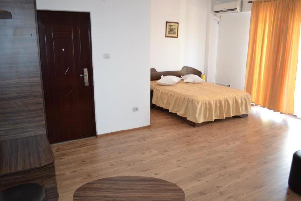 Hotel Corsar Тулча Екстериор снимка